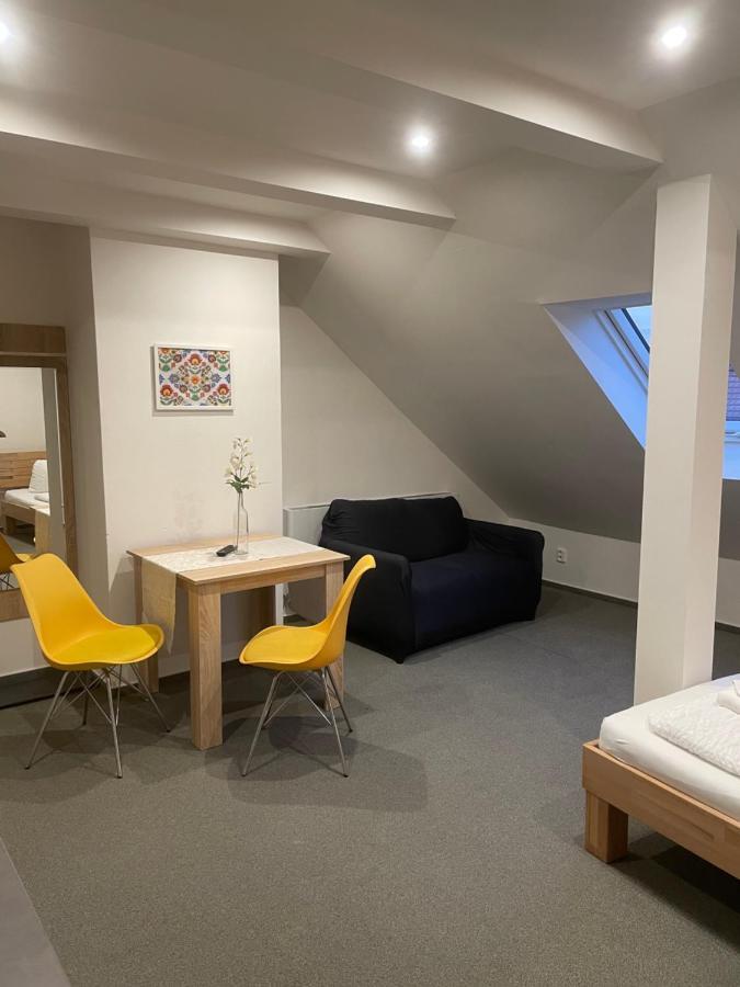 Mikulov Inn - Apartments Slunce מראה חיצוני תמונה