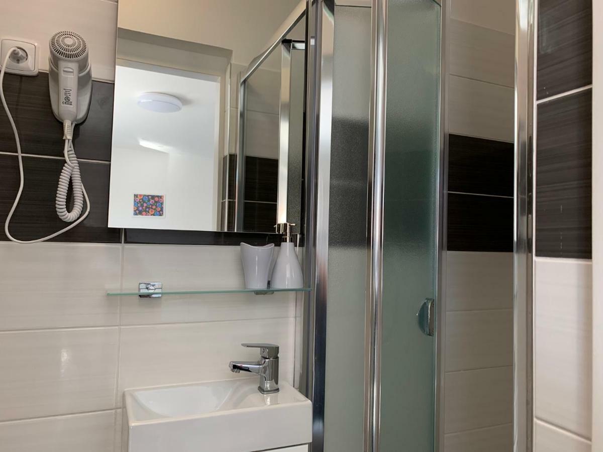 Mikulov Inn - Apartments Slunce מראה חיצוני תמונה