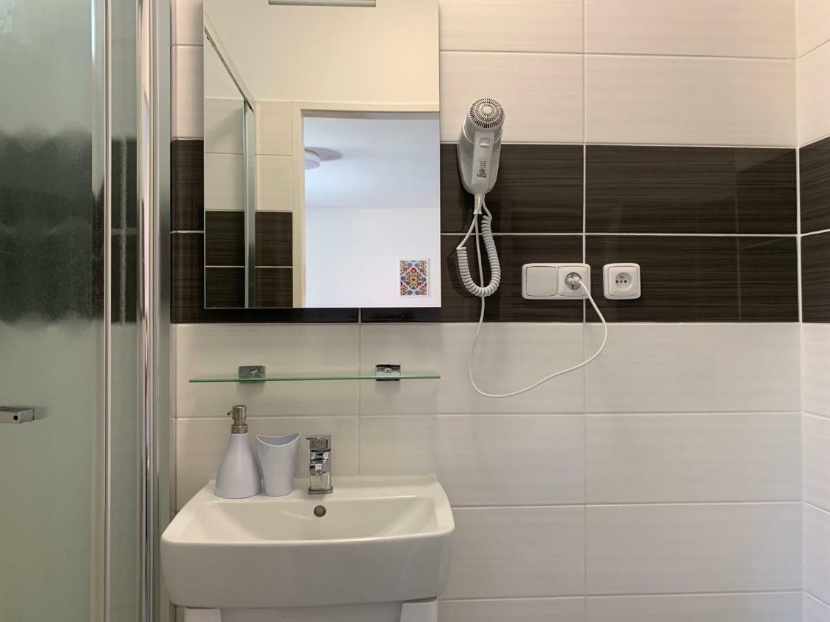 Mikulov Inn - Apartments Slunce מראה חיצוני תמונה