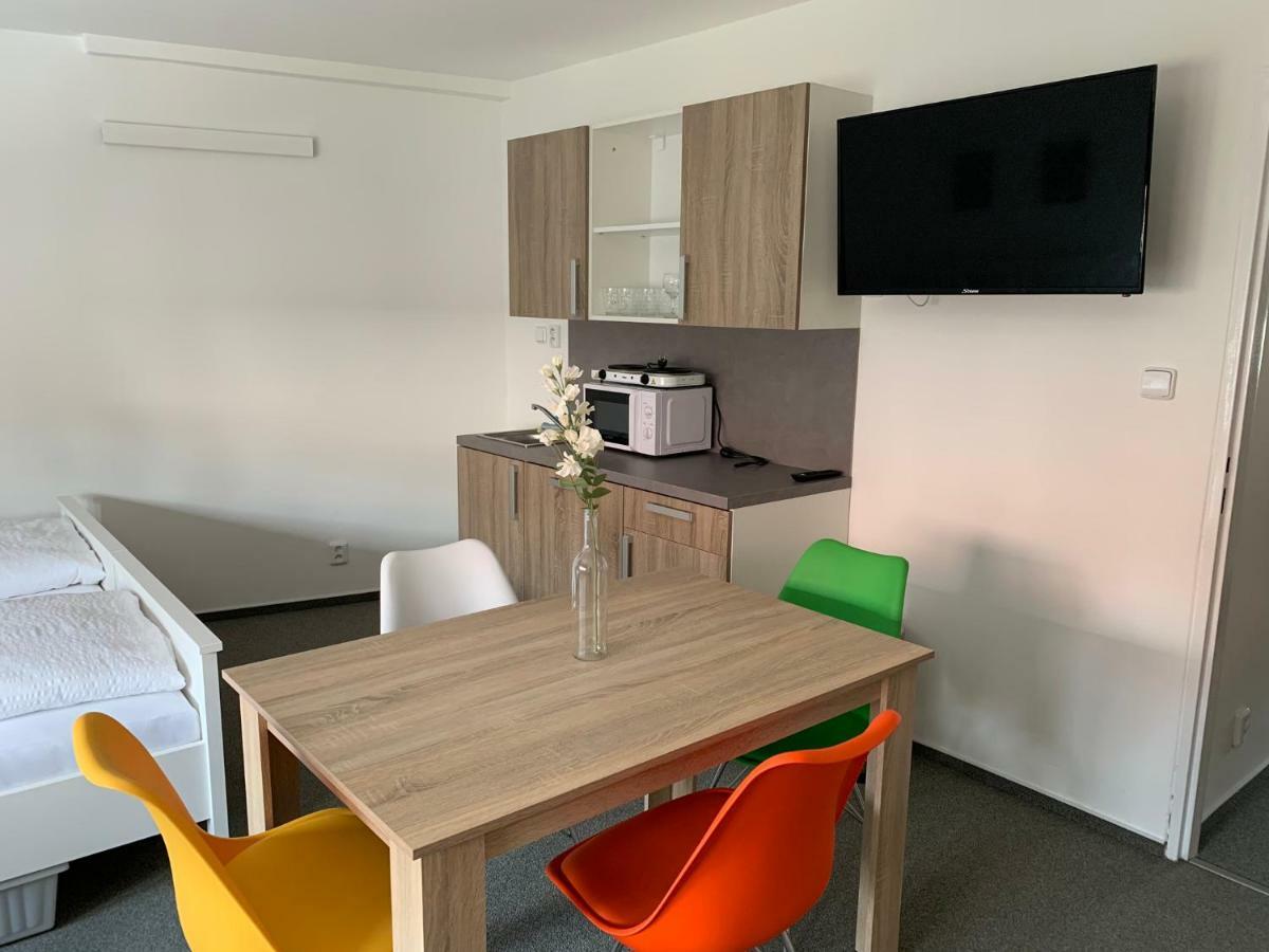 Mikulov Inn - Apartments Slunce מראה חיצוני תמונה