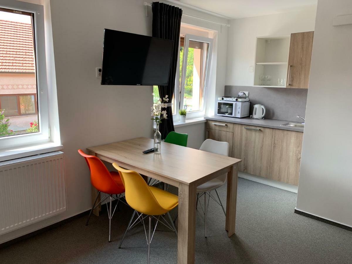 Mikulov Inn - Apartments Slunce מראה חיצוני תמונה